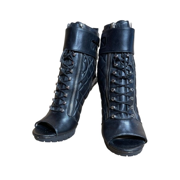 Michael Kors Teagan Boot women's size 8. Quilted/lace up. Have box! - Picture 4 of 6